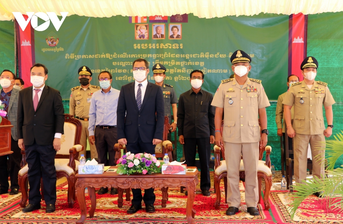 Another pair of Vietnam - Cambodia international border gates come into operation